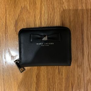 Marc Jacobs Zip Card Case with bow